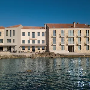 επισκεφθείτε το ξενοδοχείο